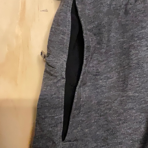 Lululemon men’s shorts size M color gray - Picture 3 of 11